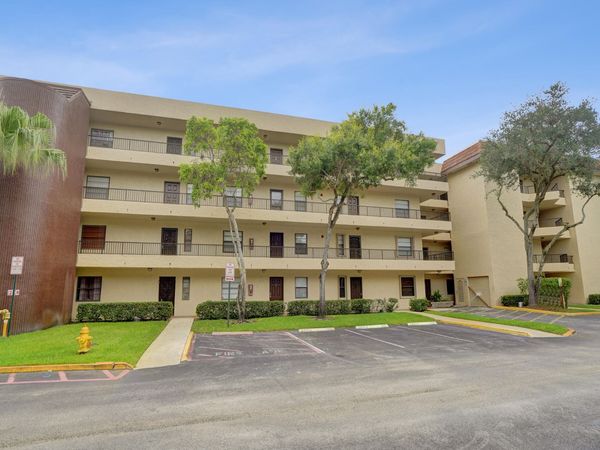 10451 W Broward Boulevard, Unit 205, Plantation, FL 33324