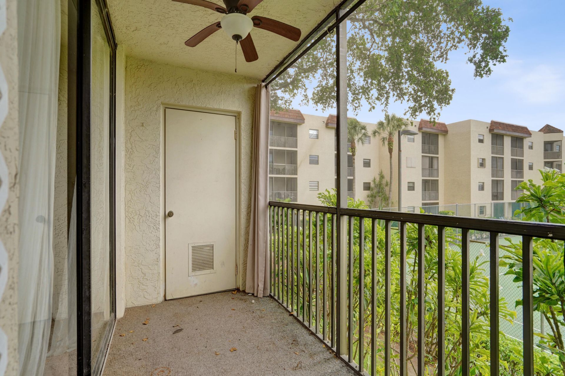 10451 W Broward Boulevard, Unit 205, Plantation, FL 33324 Photo