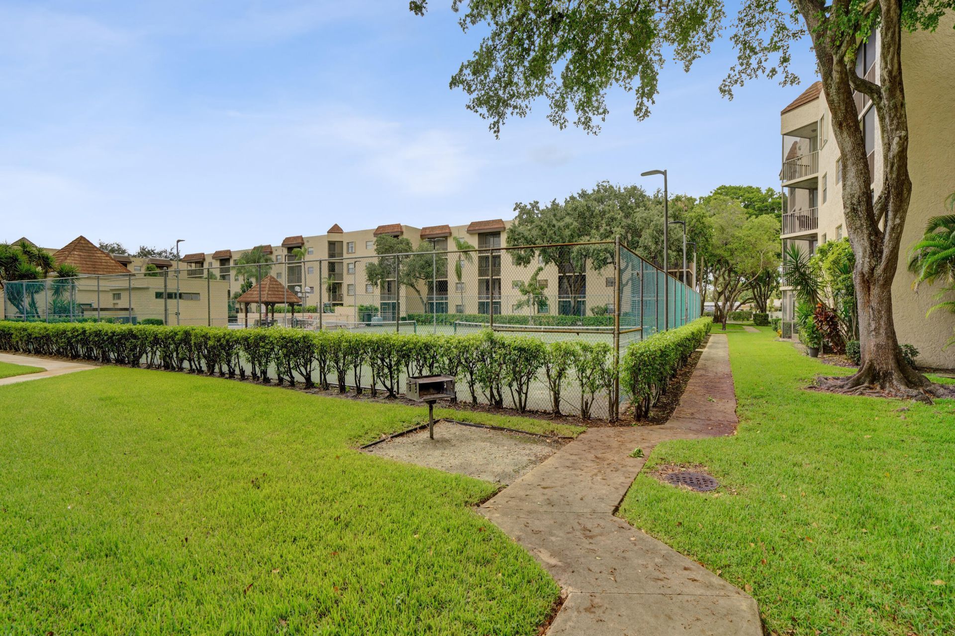 10451 W Broward Boulevard, Unit 205, Plantation, FL 33324 Photo