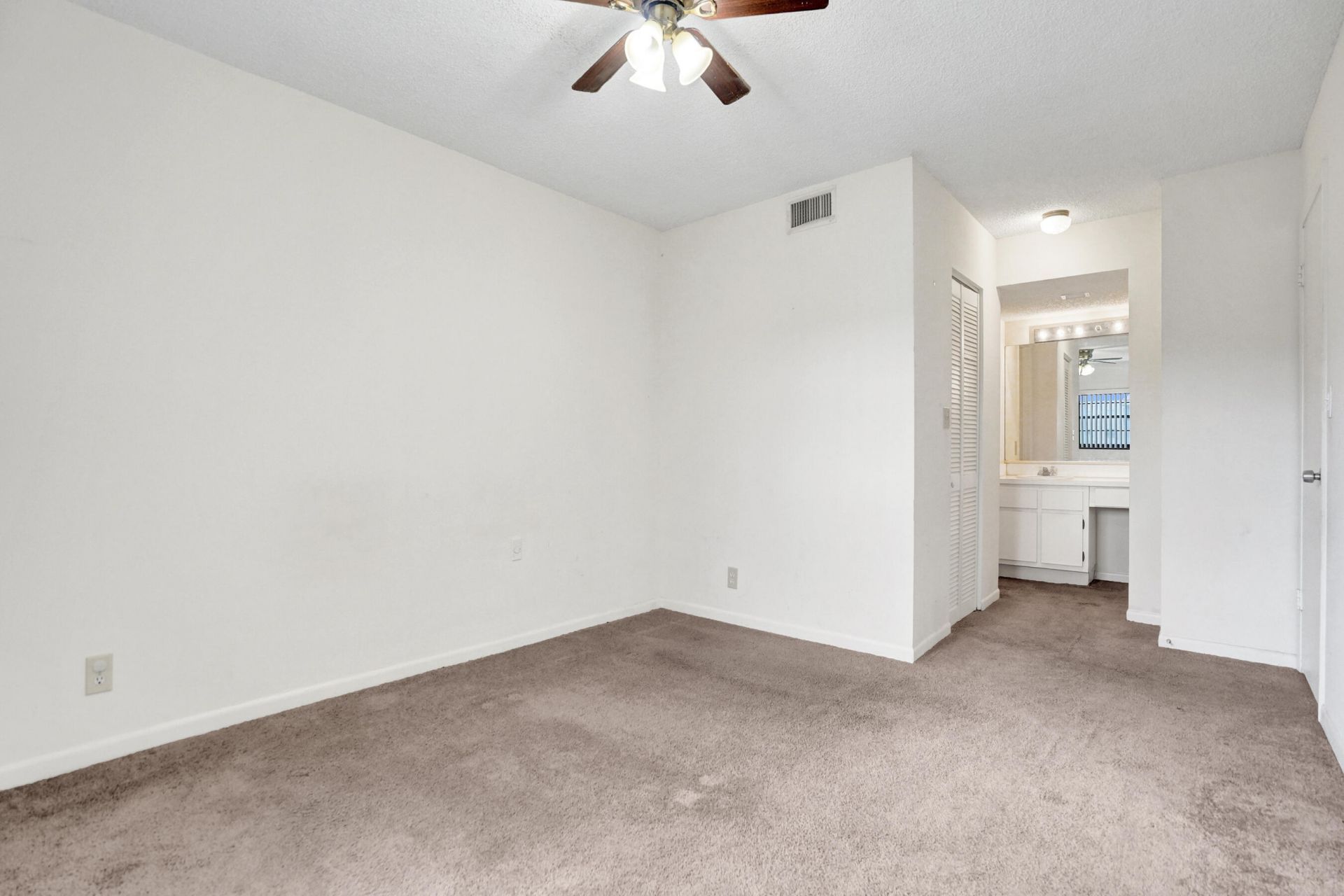 10451 W Broward Boulevard, Unit 205, Plantation, FL 33324 Photo