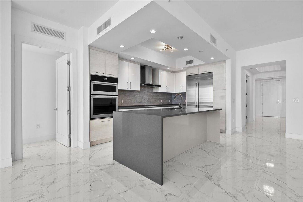 1 Water Club Way, Unit 604, North Palm Beach, FL 33408 Photo