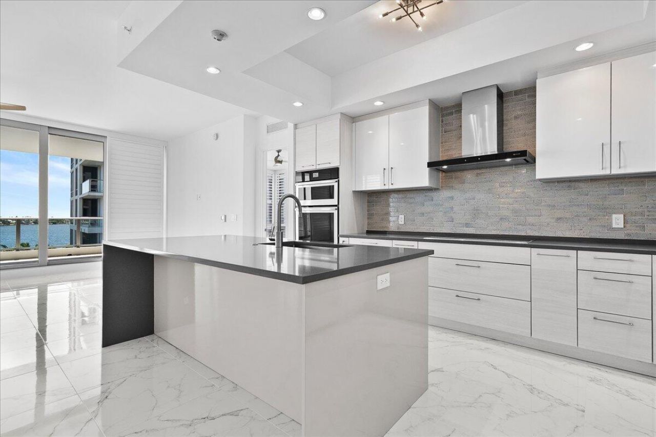 1 Water Club Way, Unit 604, North Palm Beach, FL 33408 Photo