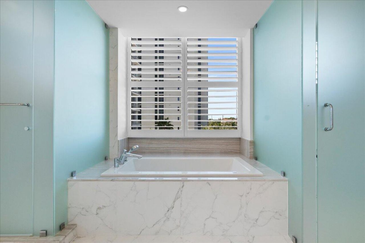 1 Water Club Way, Unit 604, North Palm Beach, FL 33408 Photo