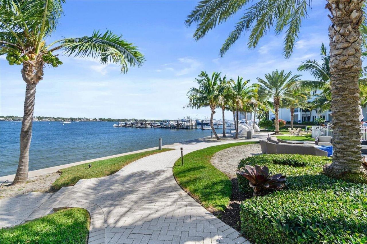 1 Water Club Way, Unit 604, North Palm Beach, FL 33408 Photo