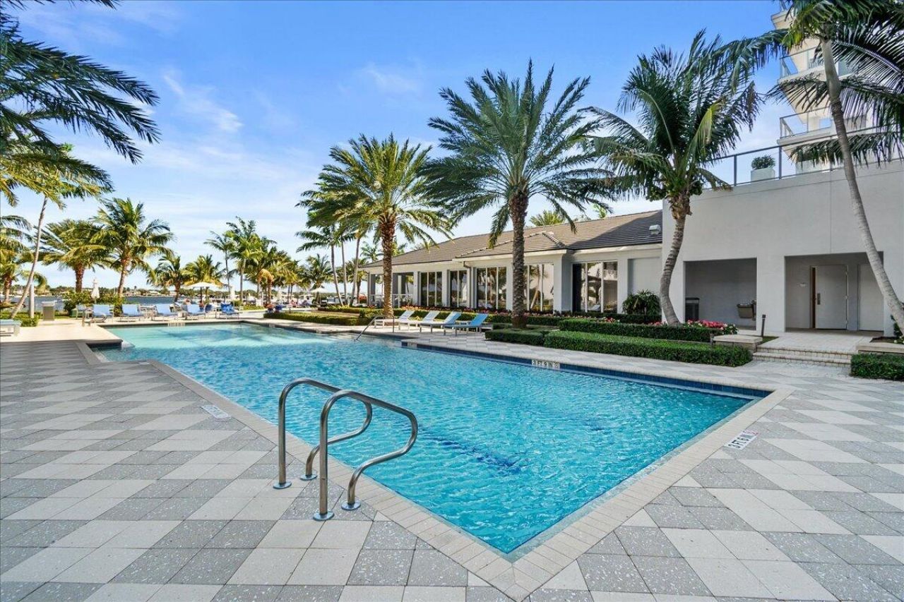 1 Water Club Way, Unit 604, North Palm Beach, FL 33408 Photo