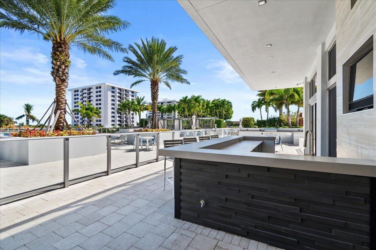 1 Water Club Way, Unit 604, North Palm Beach, FL 33408 Photo
