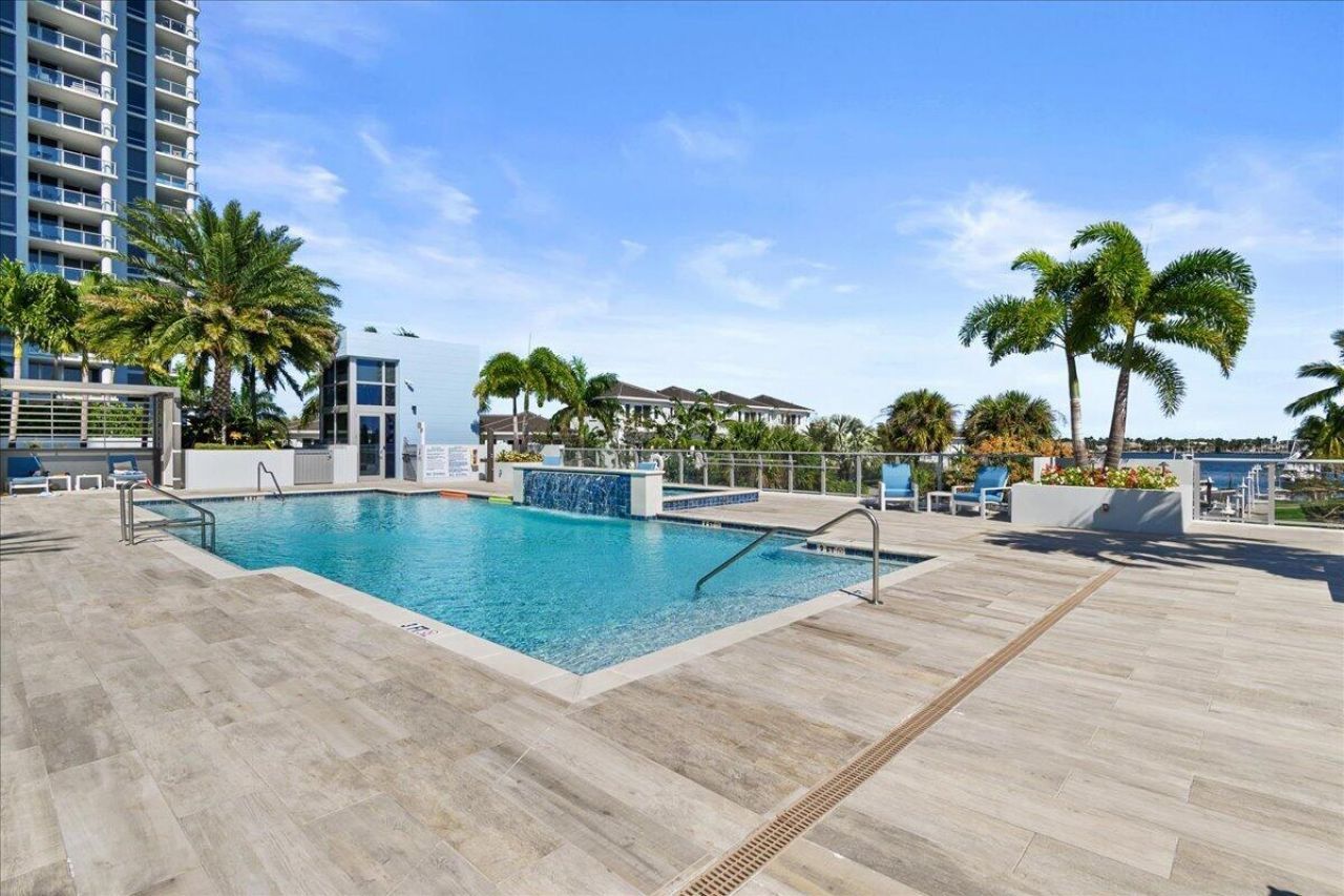 1 Water Club Way, Unit 604, North Palm Beach, FL 33408 Photo