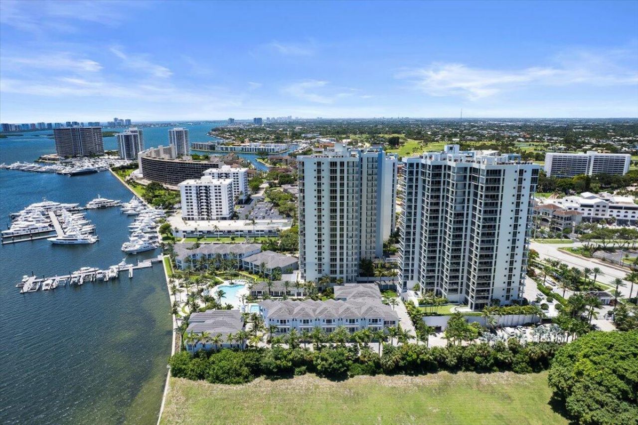 1 Water Club Way, Unit 604, North Palm Beach, FL 33408 Photo