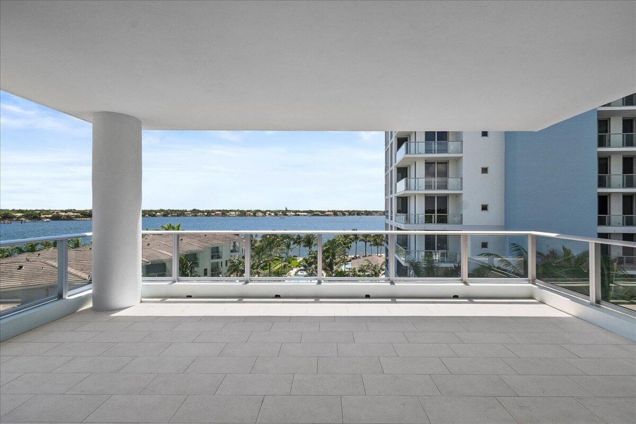 1 Water Club Way, Unit 604, North Palm Beach, FL 33408 Photo