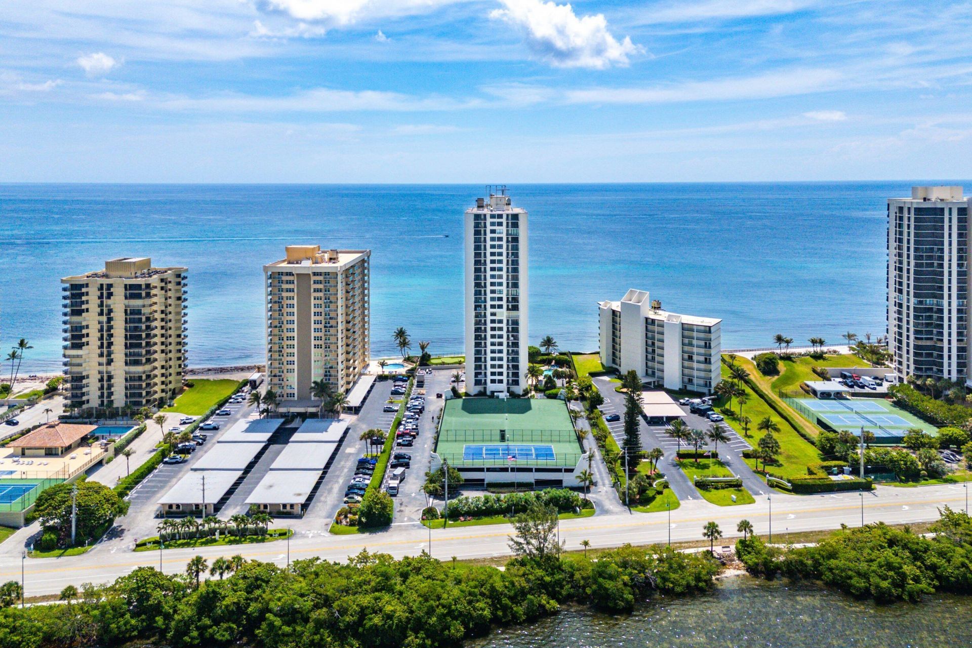 5420 N Ocean Drive, Unit 905, West Palm Beach, FL 33404 Photo