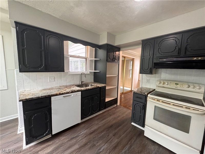 16611 Eldamere Avenue, Cleveland, OH 44128 Photo 12