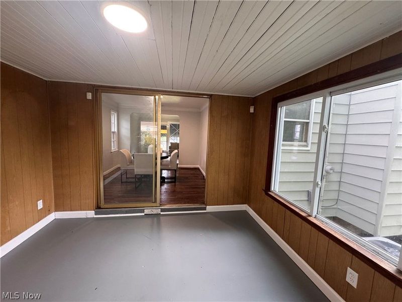 16611 Eldamere Avenue, Cleveland, OH 44128 Photo 9