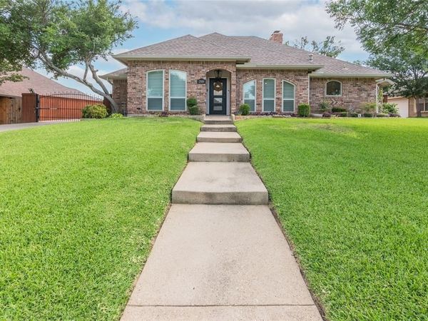 2919 Sweet Briar Street, Grapevine, TX 76051