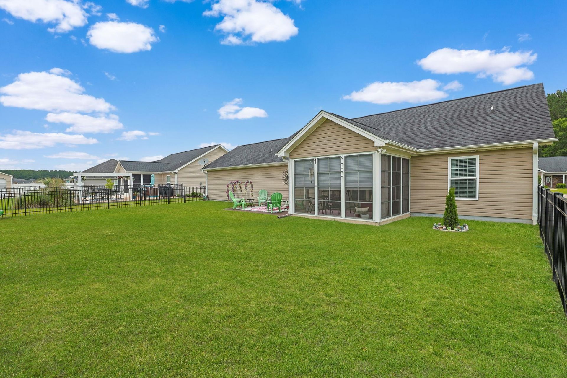 469 Oakham Dr.  Photo 28