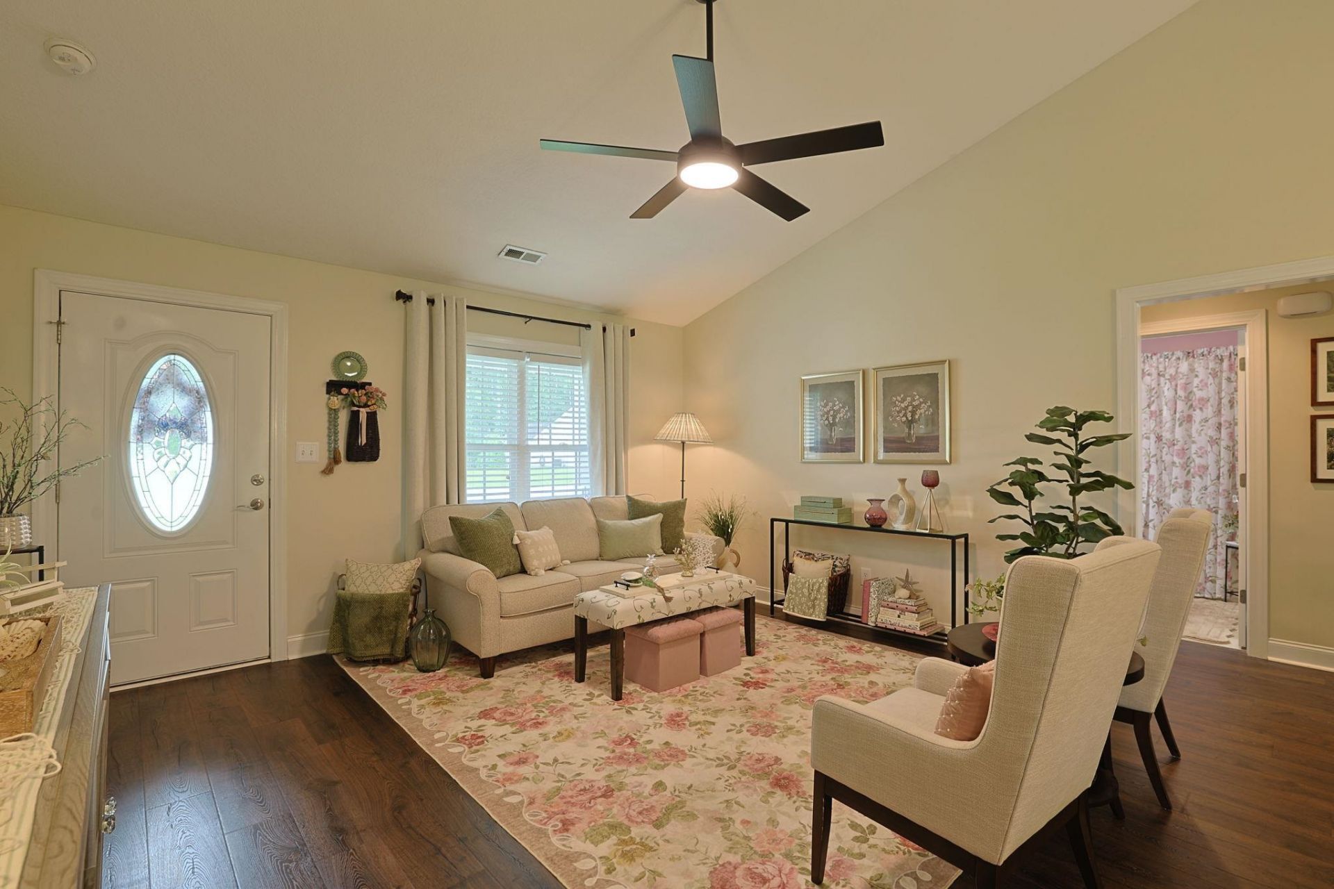 469 Oakham Dr.  Photo 4
