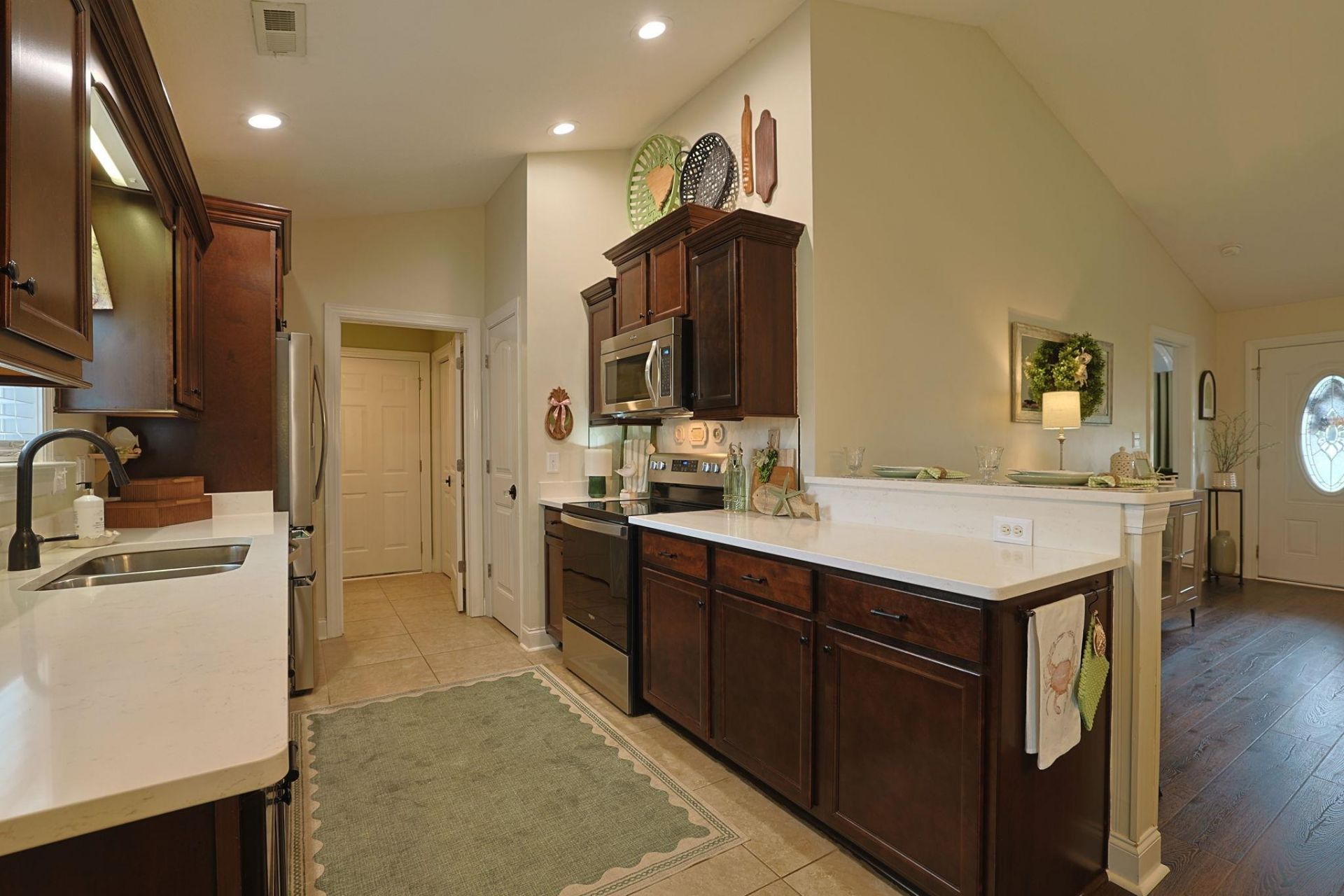 469 Oakham Dr.  Photo 8