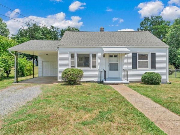 4933 Hildebrand RD NE, Roanoke, VA 24012