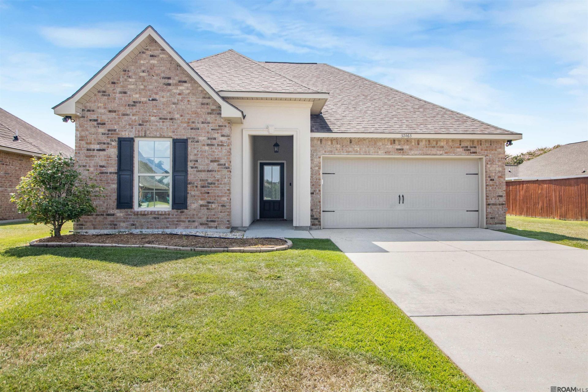 32463 Curtis Cove Ln, Denham Springs, LA 70706 Main Photo