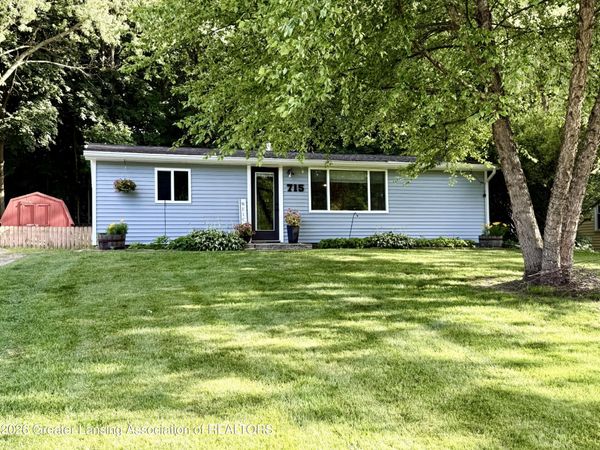 715 Birchwood Street, DeWitt, MI 48820