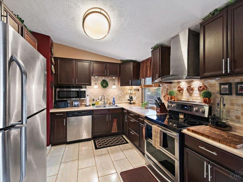 3036 Glenaire Drive, Colerain Township, OH 45251 Photo 6