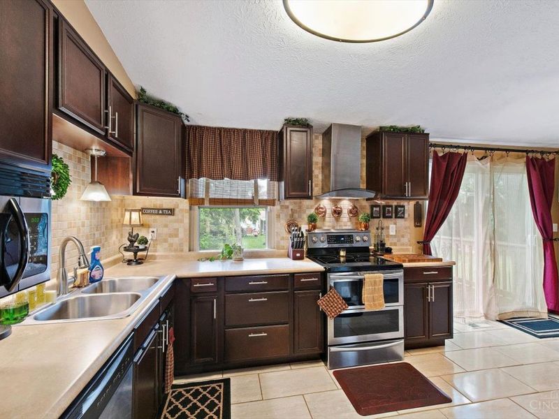 3036 Glenaire Drive, Colerain Township, OH 45251 Photo 7