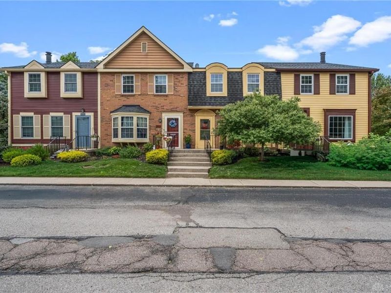 2602 S Kings Arms Circle, Centerville, OH 45440 Photo 2