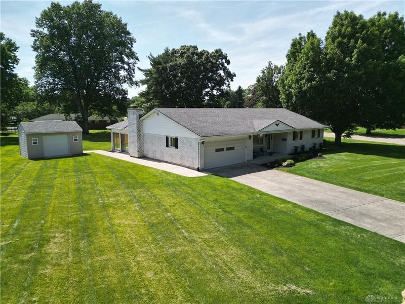 1101 E Bridle Lane, West Carrollton, OH 45449 Photo 2