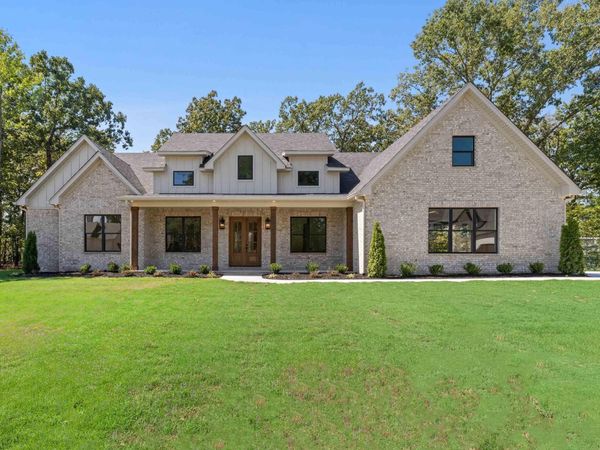 202 Shagbark Trail, Maumelle, AR 72113