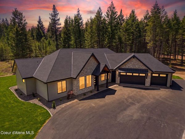 7518 E Duke Ln , Athol, ID 83801