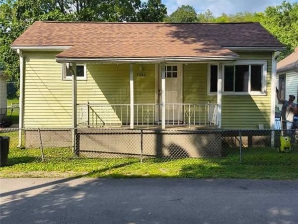 71365 Center Street , St Clairsville, OH 43950