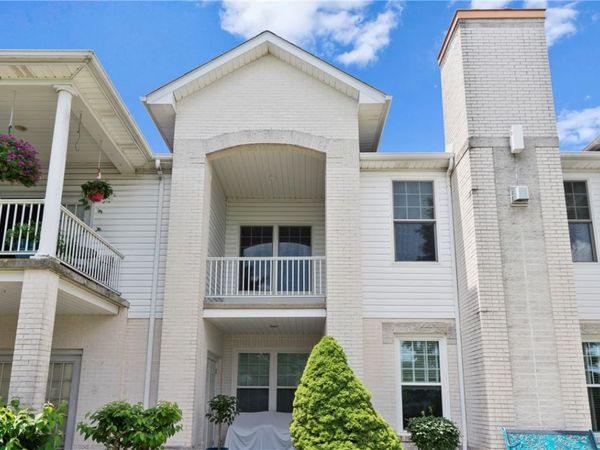 201 Adams Pointe Blvd , Unit 4, Mars, PA 16046