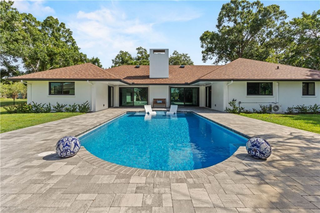 2525 4th Street, Vero Beach, FL 32962 Photo
