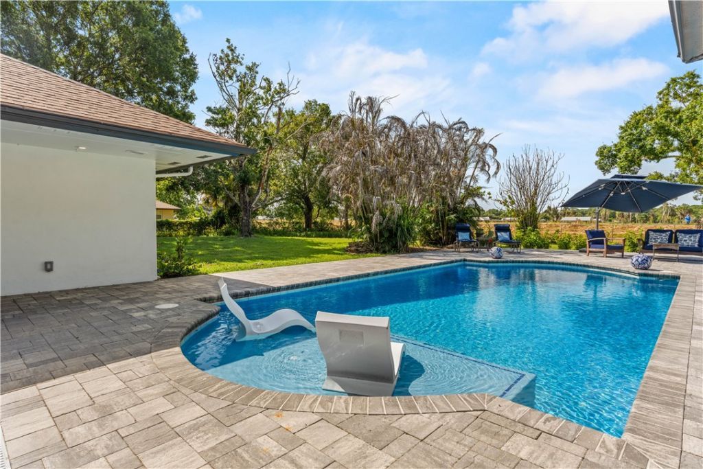 2525 4th Street, Vero Beach, FL 32962 Photo