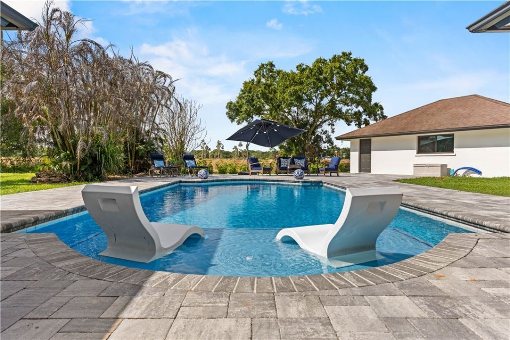 2525 4th Street, Vero Beach, FL 32962 Photo