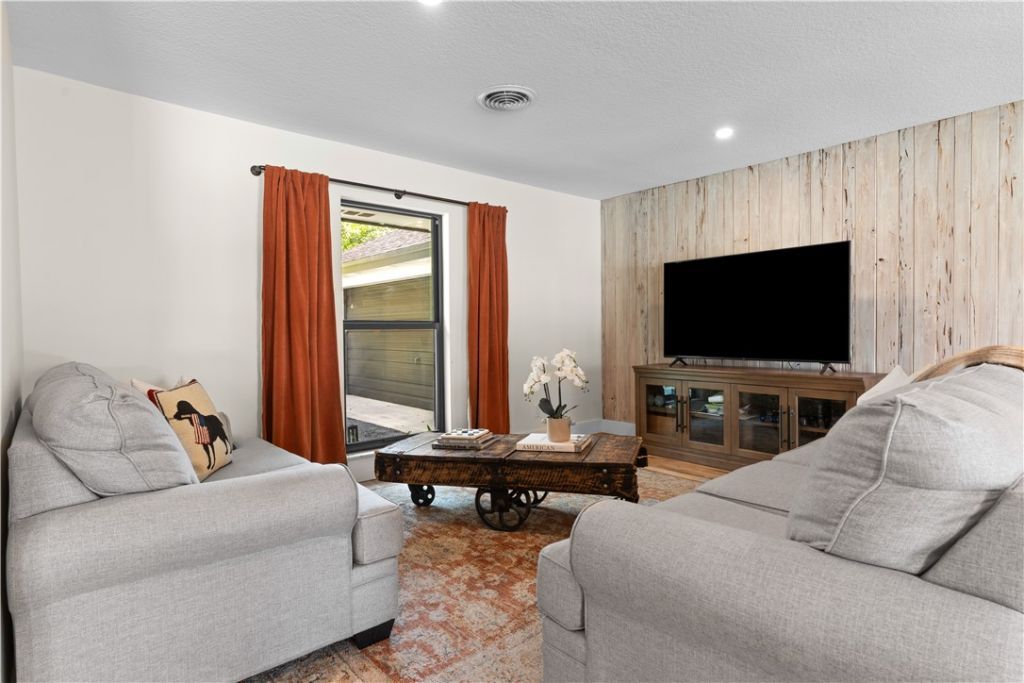 2525 4th Street, Vero Beach, FL 32962 Photo
