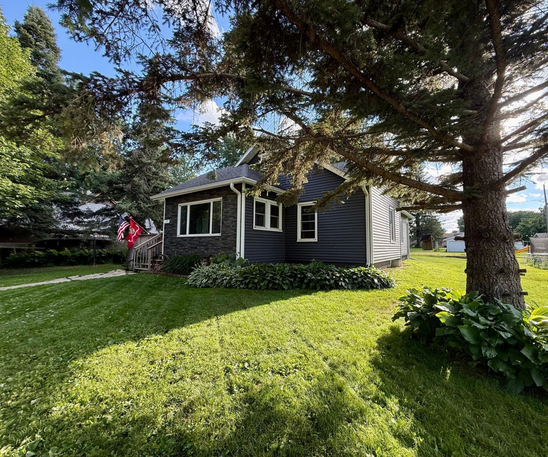 125 2nd Avenue NW, Elgin, MN 55932