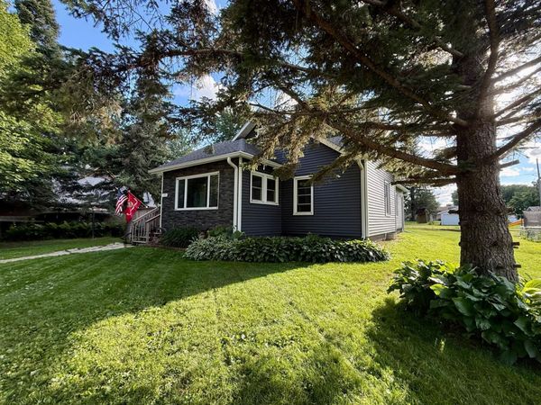 125 2nd Avenue NW, Elgin, MN 55932