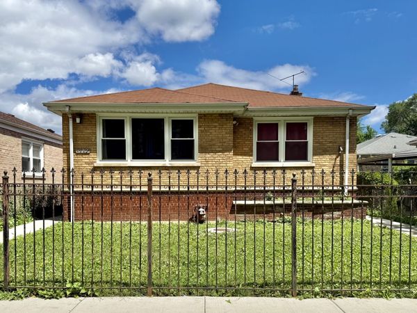 3842 W Argyle Street , Chicago, IL 60625