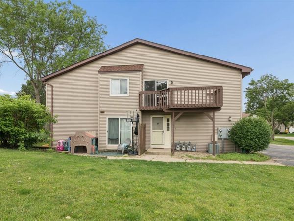 1810 Kerrybrook Court , Unit 1810, Sycamore, IL 60178