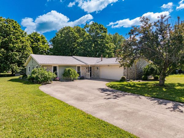 1710 W Sun Valley Parkway, Muncie, IN 47303