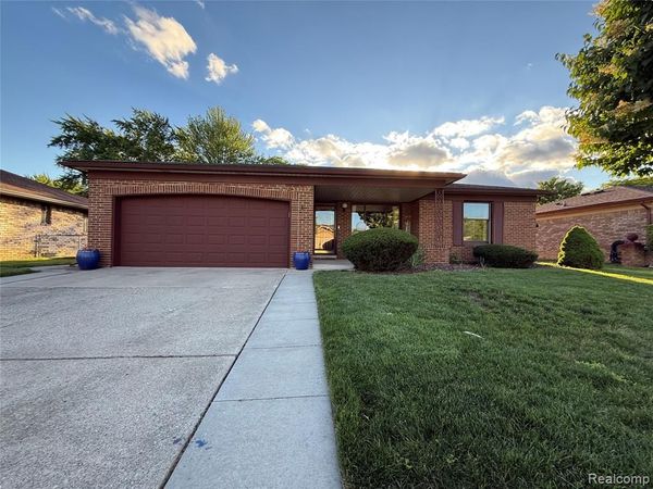 39217 Bramblebush Court , Clinton Twp, MI 48038