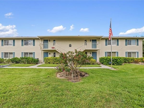 249 Memory LN, Unit 4, NAPLES, FL 34112