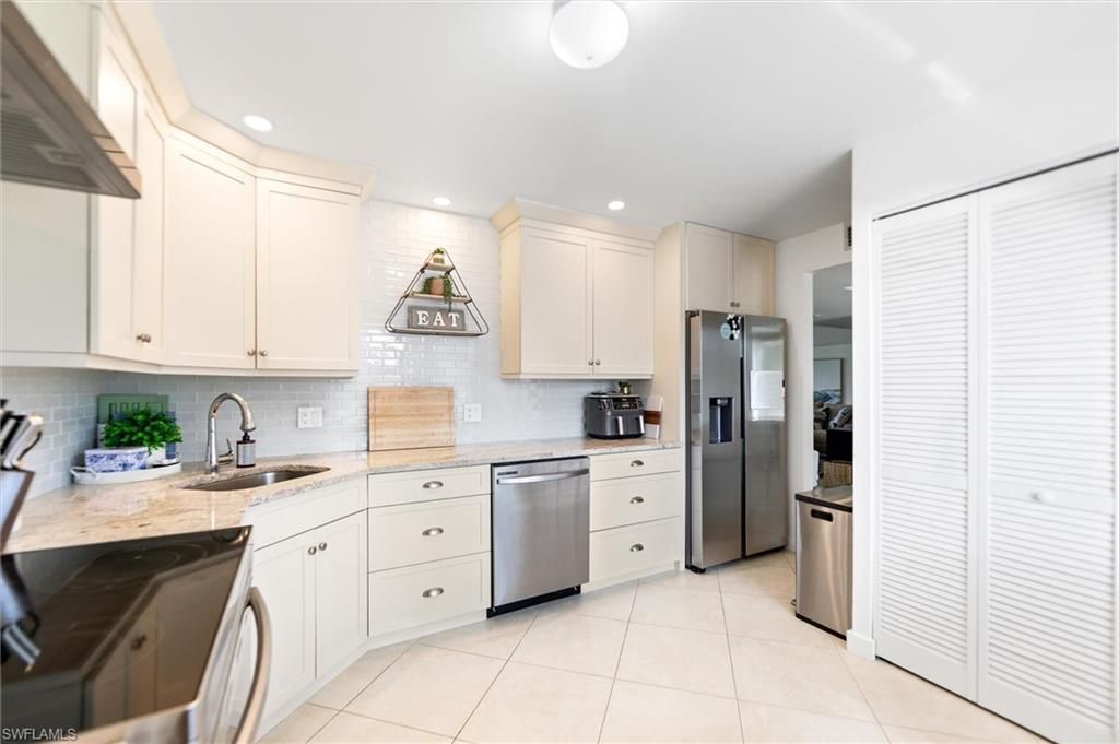 249 Memory Ln, Unit 4, Naples, FL 34112 Photo