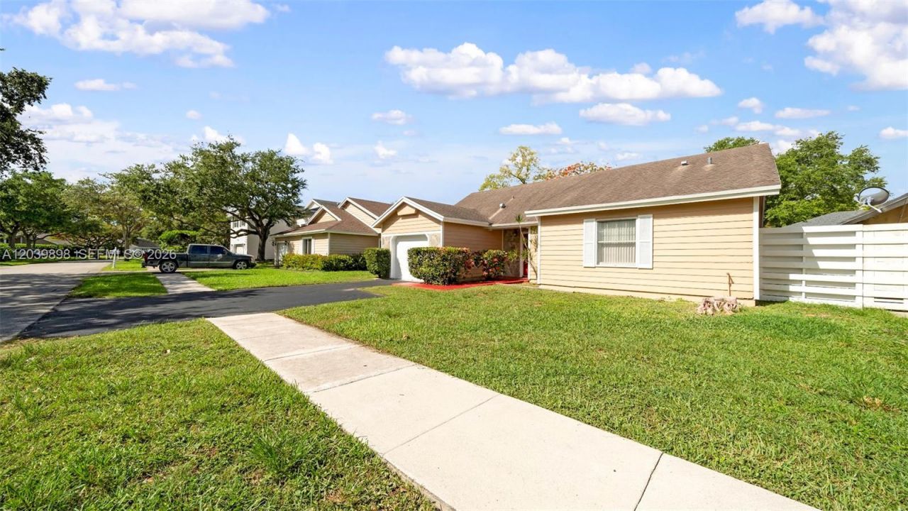 14780 SW 139th Ct, Miami, FL 33186 Photo