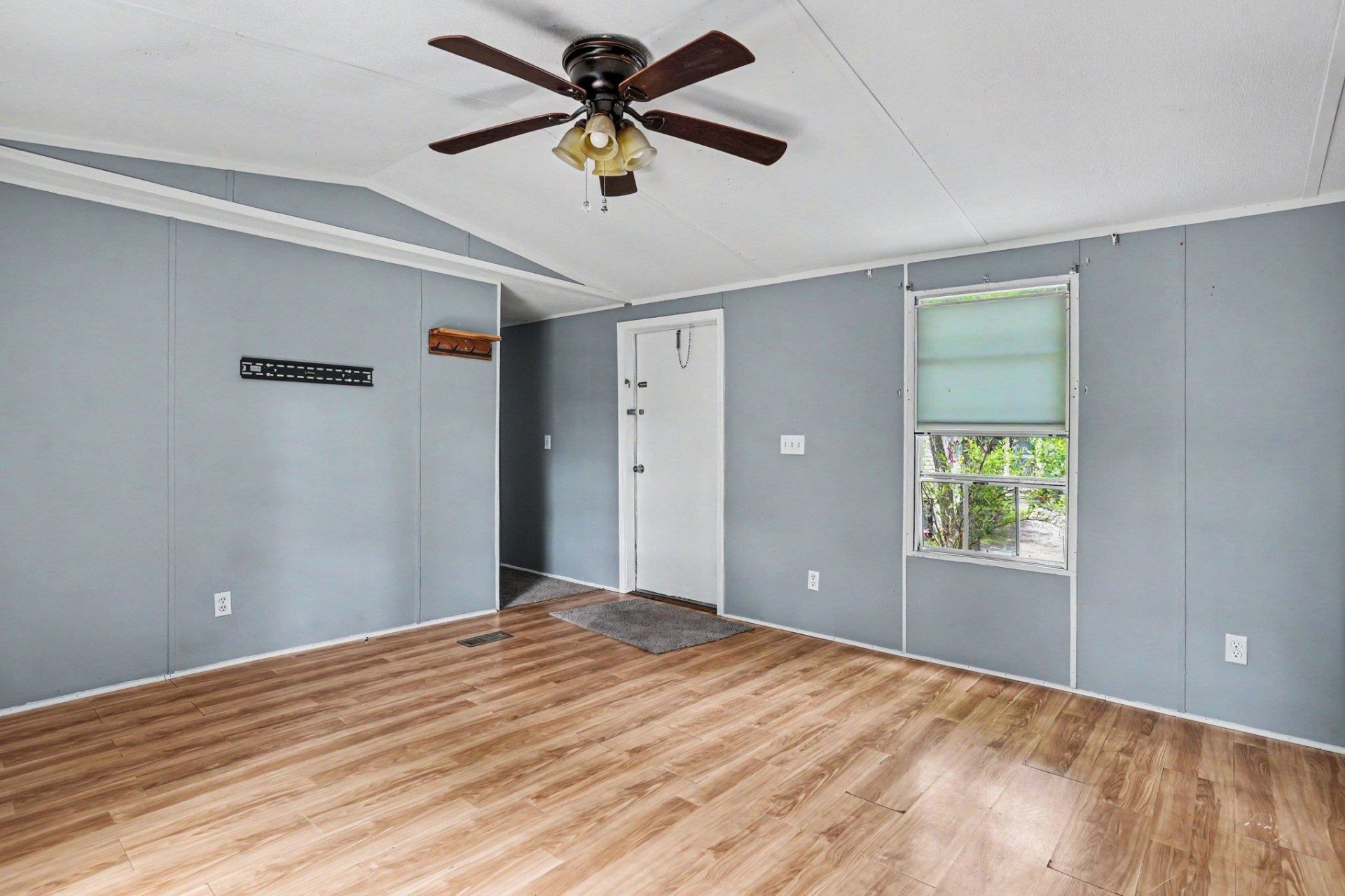 1017 Franks Ln.  Photo 4