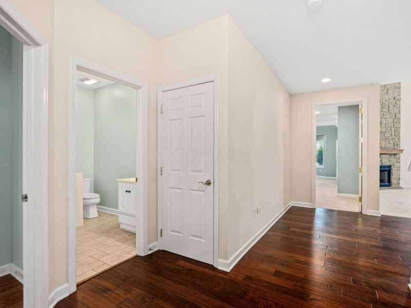 9978 Lavenham Circle W, Powell, OH 43065 Photo 10