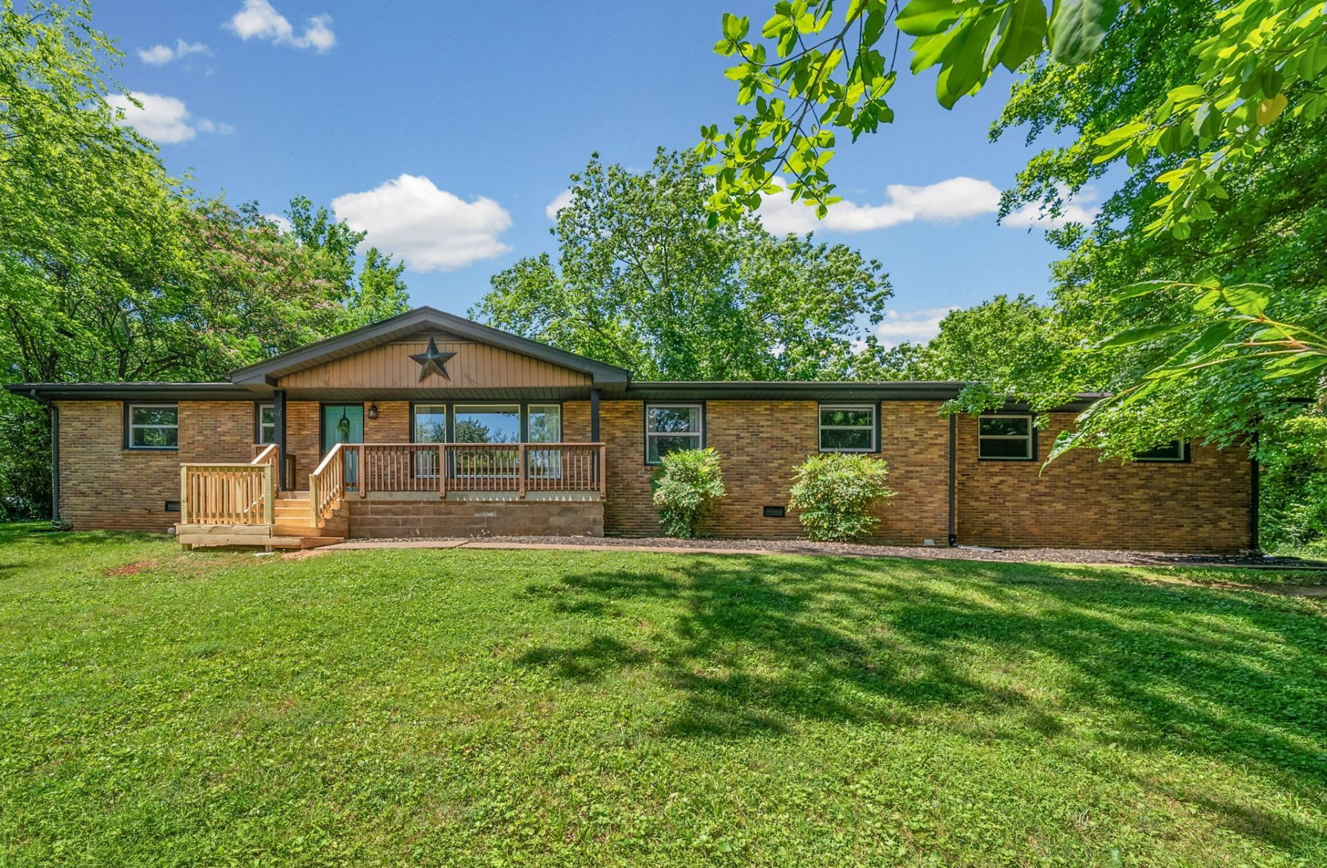 509 Rosewood Dr, Clarksville, TN 37043 Main Photo