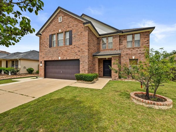 214 Briarwood DR , Leander, TX 78641