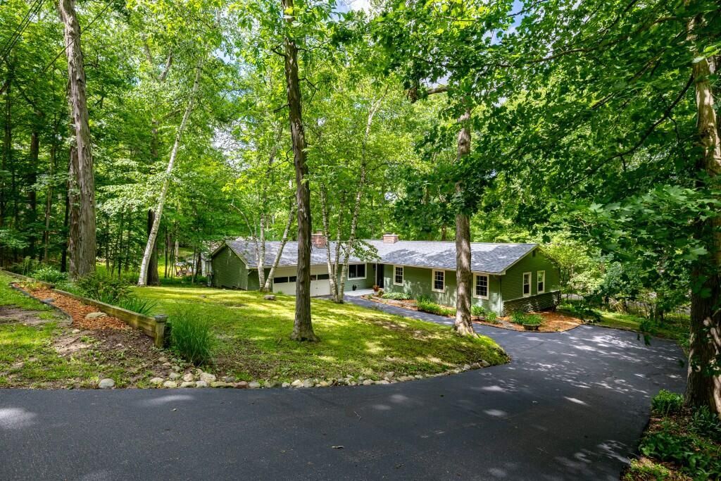 4085 E Loch Alpine Drive E, Ann Arbor, MI 48103 Main Photo