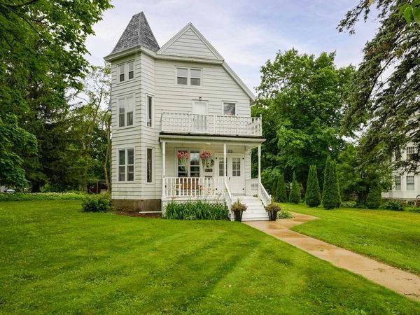 122 N 2nd Street, Mount Horeb, WI 53572